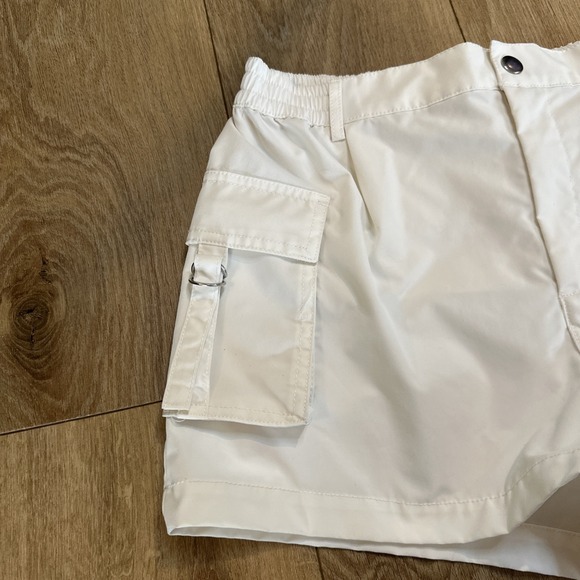 Love Tree Women's‎ White Cargo Shorts Size Large Preowned - Picture 2 of 9